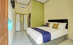 Spot On 91197 Pondok Rahayu Hotel