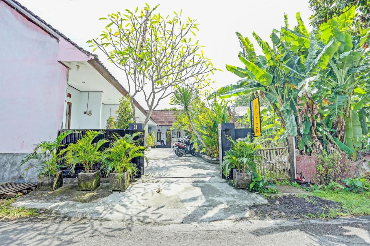 SPOT ON 91197 Pondok Rahayu Hotel Kerobokan  Bagian luar foto